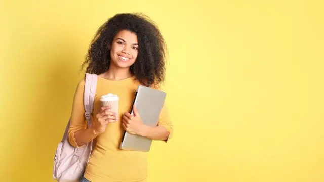 Estudar é com o Crédito Pessoal Educação do novobanco