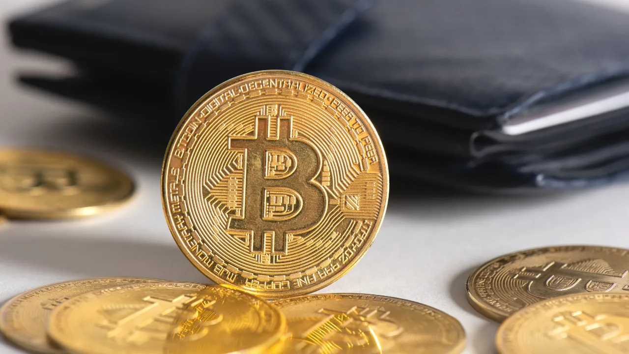 Criptomoedas e IRS 2026 em Portugal: DAC8, Regra dos 365 Dias e Como Declarar os Seus Ativos Digitais